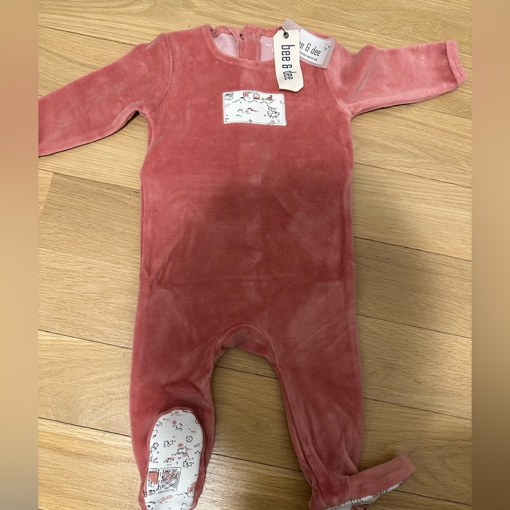Bee & Dee velour baby footie NWT 6 months